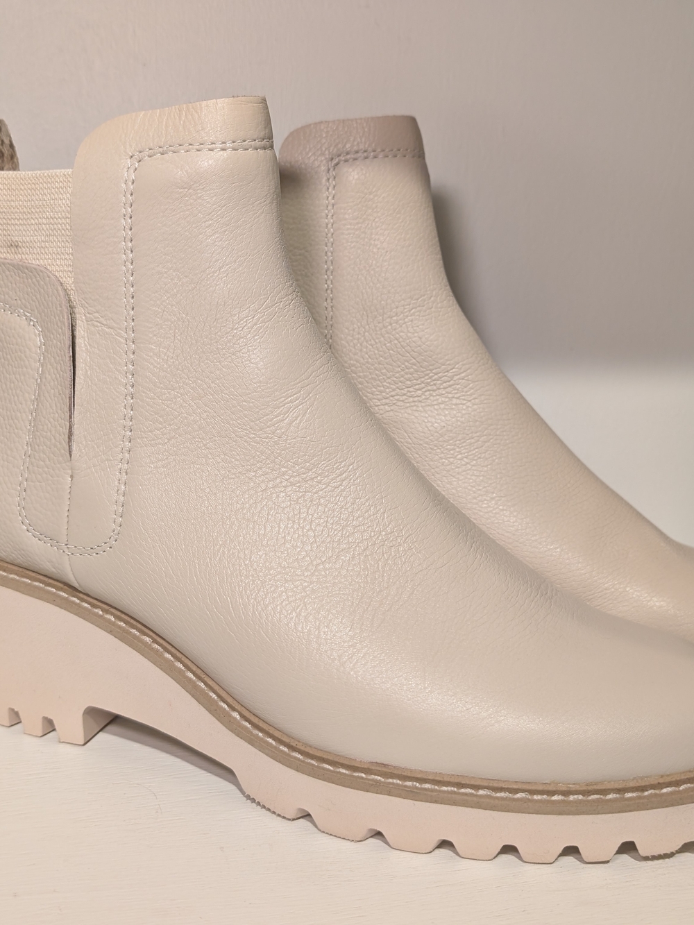Dolce Vita Women’s Cream Leather Chelsea Ankle Boots